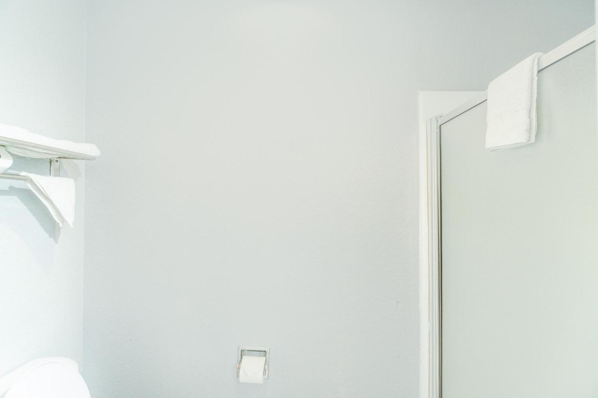 High Five Inn By Oyo Killeen Buitenkant foto