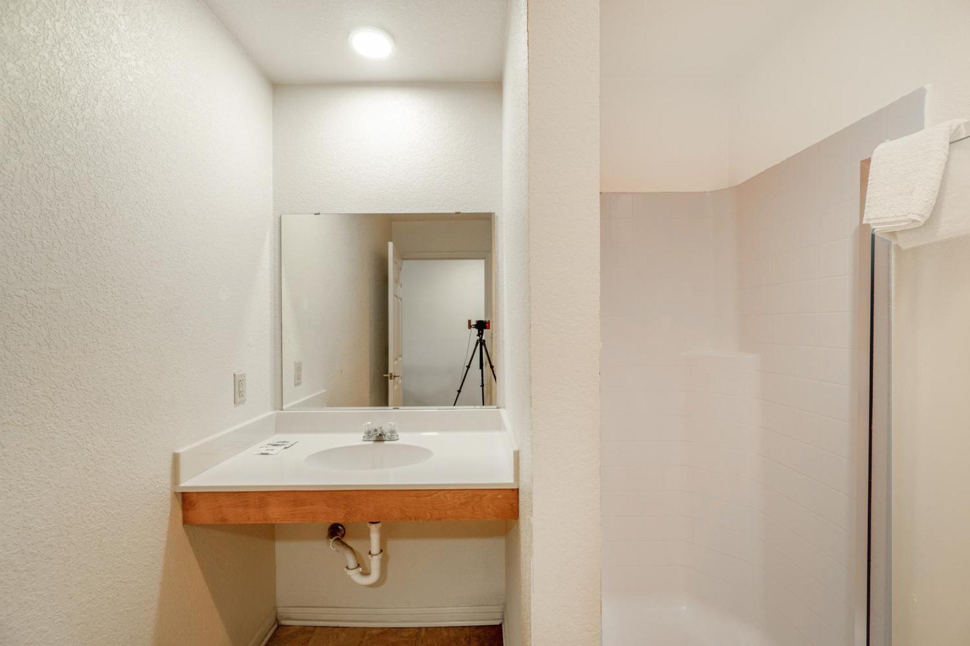 High Five Inn By Oyo Killeen Buitenkant foto
